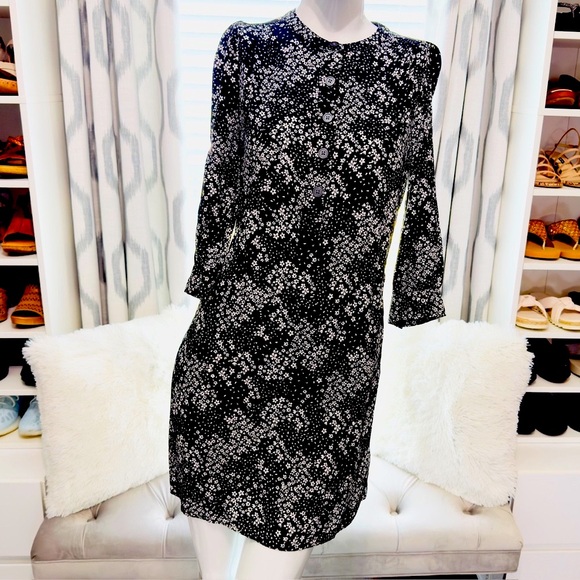 GAP Dresses & Skirts - GAP Black and White Floral Long Sleeve Dress EUC Size Small